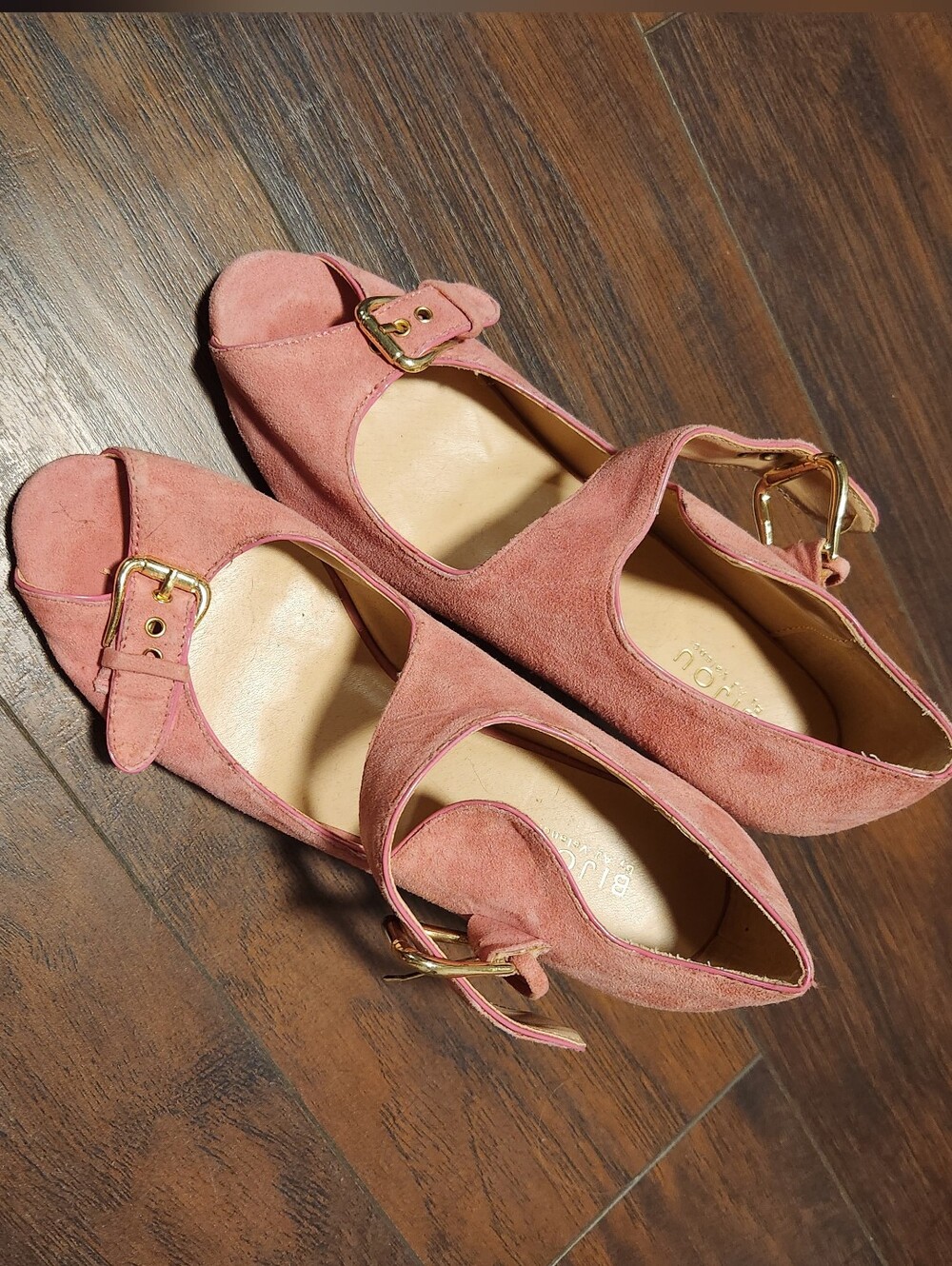 BIJOU By AJ Valenci Women’s Pink Suede Buckle Peep-Toe Heels